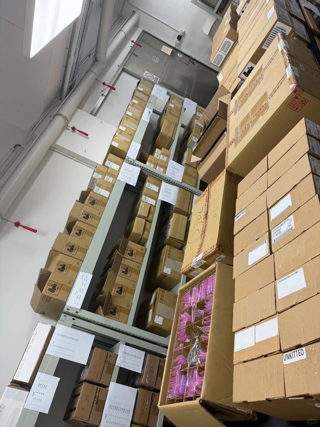 Related HQB used iPhone ownership and quality guides shown beside verified warehouse inventory.